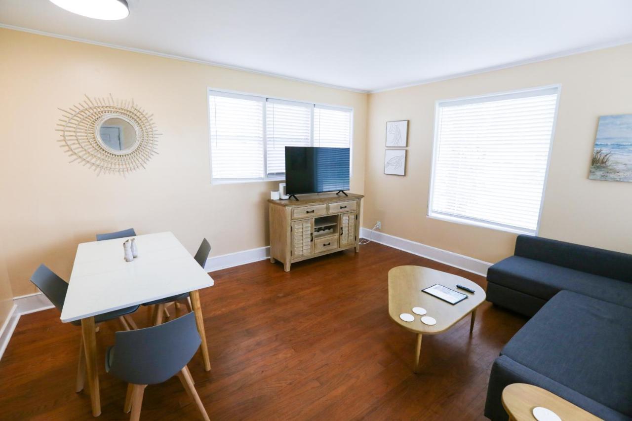 New Listing! Centrally Located Efficiency One Mile To The Beach! Джаксънвил Бийч Екстериор снимка