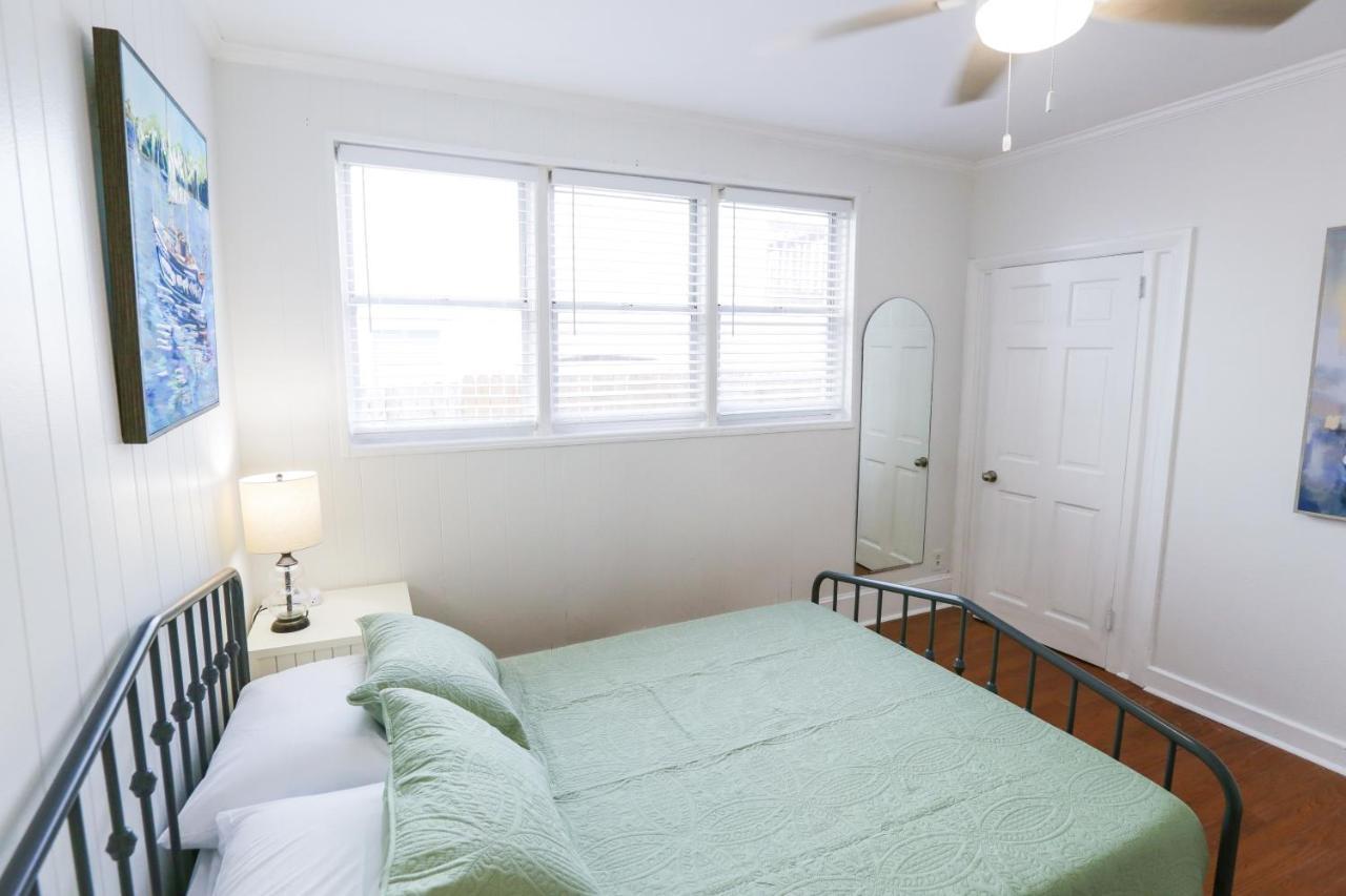 New Listing! Centrally Located Efficiency One Mile To The Beach! Джаксънвил Бийч Екстериор снимка